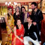 Sara Ali Khan Instagram – Happiest Diwali from the Pataudi Parivaar🪔 
Had the best Shanivaar 🎊 
Bataod saprem namaste 🙏🏻 and bahut SARA pyaar 💕