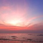 Sara Ali Khan Instagram - Sometimes we all spend beautiful moments negotiating minutes. It takes seeing the sunset to remind yourself- time isn’t going to wait, and you can’t hold onto the grains of sand. So let go and allow yourself to just be. Gratitude, acceptance & allowance 🌅🙏🏻☀️☮️