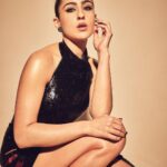 Sara Ali Khan Instagram - 🦞 🦞 🦞 💄: @adrianjacobsofficial 💇‍♀️: @the.mad.hair.scientist 👗: @spacemuffin27 @jeanlouissabaji 📸: @sheldon.santos