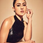 Sara Ali Khan Instagram - 🦞 🦞 🦞 💄: @adrianjacobsofficial 💇‍♀️: @the.mad.hair.scientist 👗: @spacemuffin27 @jeanlouissabaji 📸: @sheldon.santos