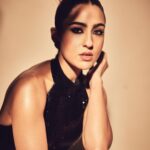 Sara Ali Khan Instagram - 🦞 🦞 🦞 💄: @adrianjacobsofficial 💇‍♀️: @the.mad.hair.scientist 👗: @spacemuffin27 @jeanlouissabaji 📸: @sheldon.santos