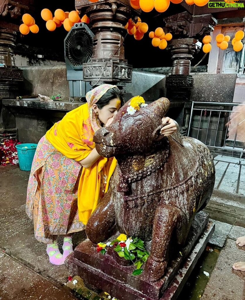 Sara Ali Khan Instagram - Jai Bholenath 🙏🏻🔱🥰❤ Grineshwar Maha Jyotirlingam, Verul,