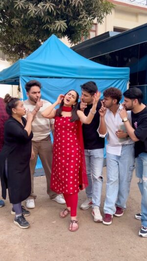 Sara Ali Khan Instagram - This Valentine’s Day all the single girls be like… 💌💘