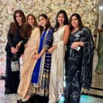 Sara Ali Khan Instagram - When you pose behind poses 💁🏻‍♀️ & when your friendships blossom like a garden of roses 🌹 & then your photogenic friend proposes 📸 That we pose & post and everyone knows it 👯‍♀️ 👗: @abujanisandeepkhosla 💄: @vardannayak 💇‍♀️: @the.mad.hair.scientist