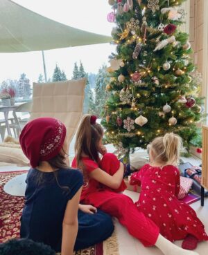 Sara Parikka Instagram - ihanaa joulua 🫶🏼❣️🎄👋🏼✨