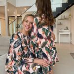 Sara Parikka Instagram - mainos @maiafamilyofficial alekoodi! 🧡Kevään uutuuskuosit ja mallit on täällä 🦜 Ma-ia Family osaa kyllä ilahduttaa kerta toisensa jälkeen 😍 Paraiso ja Amazon -kuoseista löytyy ihania tropiikin eläimiä 💕🐨🦋🦜 ja erilaisia vaatteita on koosta 56-134 + aikuisten mallisto, joka mahdollistaa myös samistelun lasten kanssa 🥰 Suosikkina Amazon paita&housut -video 5 ☝🏼 Sekä aivan ihana Paraiso mekko, josta löytyy taskut -kuva 4 ☝🏼 Kurkkaa stooreista tarkemmin meidän suosikit! 🥰 ALEKOODILLA: SARA24, saa 20 % alennusta normaalihintaisista tuotteista. HUOM! Koodi on voimassa 30.1.–1.2. #maiafamily #maiafamilykevät