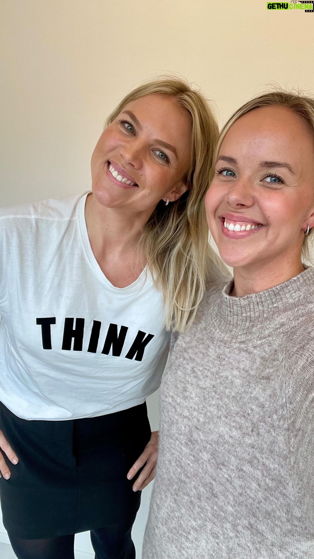 Sara Parikka Instagram - ✨🧡 uusi jakso Saran kaverikirjaa 32. Hyvinvointi ja hormonit - @docemilia Jaksossa pureudutaan hyvinvointiin ja hormoneihin 👏🏼😌 Mietitään miten voisi omalla toiminnalla vaikuttaa hyvinvointiin ja niihin hormooneihin jotka vaikuttaa meihin positiivisesti 😏 Kiitos Emilia superinspiroivasta tavasta jakaa tietoa ✨ löydät biosta linkin jonka kautta saa @podimo_fi 45pv 0€ ✨