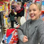 Sara Parikka Instagram – mainos @ksupermarketketju ✨❤️ Tänään oli odotettu päivä kun käytiin koko perheen voimin hakemassa joulukalenterit K-Supermarketista 😍 valikoimaa oli sen verran paljon, että onneksi meillä ei ollut mikään kiire 😁 Lapset hihkui onneissaan ja vertaili innoissaan mikä olisi paras kalenteri tänä vuonna 🥰 Kurkkaa kuvasta 4☝🏼 mihin meillä päädyttiin ja stooreista mitä me Mikon kanssa valkattiin. Nyt pitää vielä jaksaa odotella joulukuun ekaa päivää 👏🏼✨❤️
Joko teiltä löytyy joulukalenterit? 🧐❤️ Kannattaa suunnata K-Supermarketiin josta löytyy joulunajan herkut ja joulukalenterit ✨🥰 #ksupermarket #tavallistaparempiruokakauppa #joulukalenteri #joulunodotus #jouluherkut