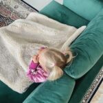 Sara Parikka Instagram – ☝🏼10 kuvaa kuluneelta viikolta.. tosin tää ei kyllä kuvasta sitä 90% todellisuudesta, kun ollaan säädetty aikatauluja, kuskattu lapsia, ravattu lääkärissä ja valvottu silmät ristissä 😵💫😅 some on vaan some ja elämä on täälläkin ihan vaan elämää ❤️