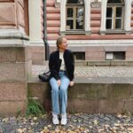 Sara Parikka Instagram - randomkuvia kuluneelta viikolta ☝🏼 parhautta on hedelmäsalaatti kermavaahdolla, pulahtaminen mereen, leffassa käynti koko perheen kanssa 🥹, ystävät ❤️, retkiruoka ja luonnon kaunis väritys ✨