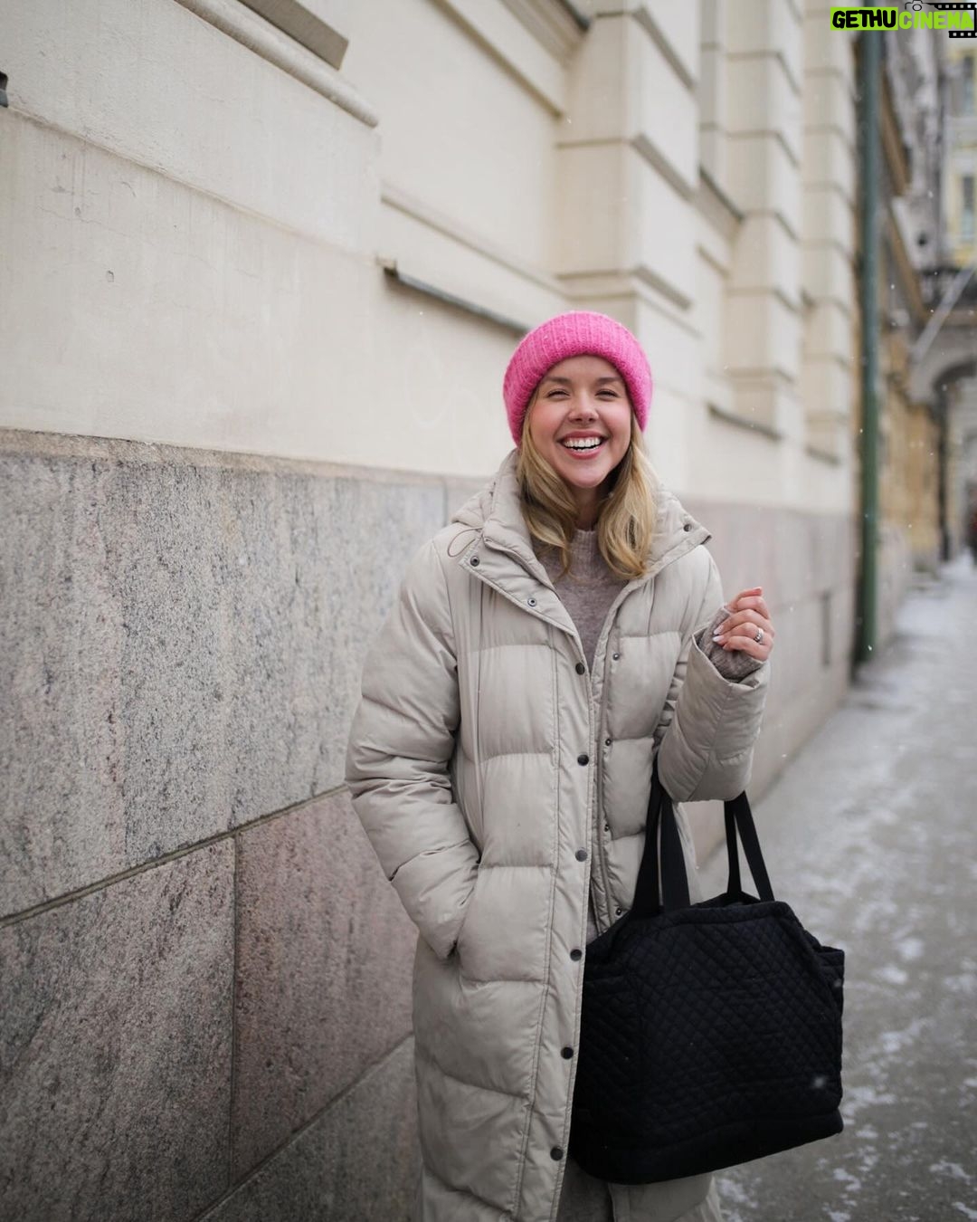 Sara Parikka Instagram - 💓👋🏼 bogi päivitetty kuulumisilla! 💌saraparikka.com kuvat @carla_bock