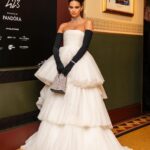 Sara Sampaio Instagram - Not even the rain can stop us. Beautiful night at the British fashion awards with @smartwater wearing @richardquinn and @swarovski styled by @aryehlappin Glam by @carolinebarnesmakeup and @_vascofreitas_