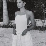 Sara Sampaio Instagram - Island girl 🏝️