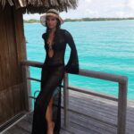 Sara Sampaio Instagram - Another day in paradise 🥹 The St. Regis Bora Bora Resort