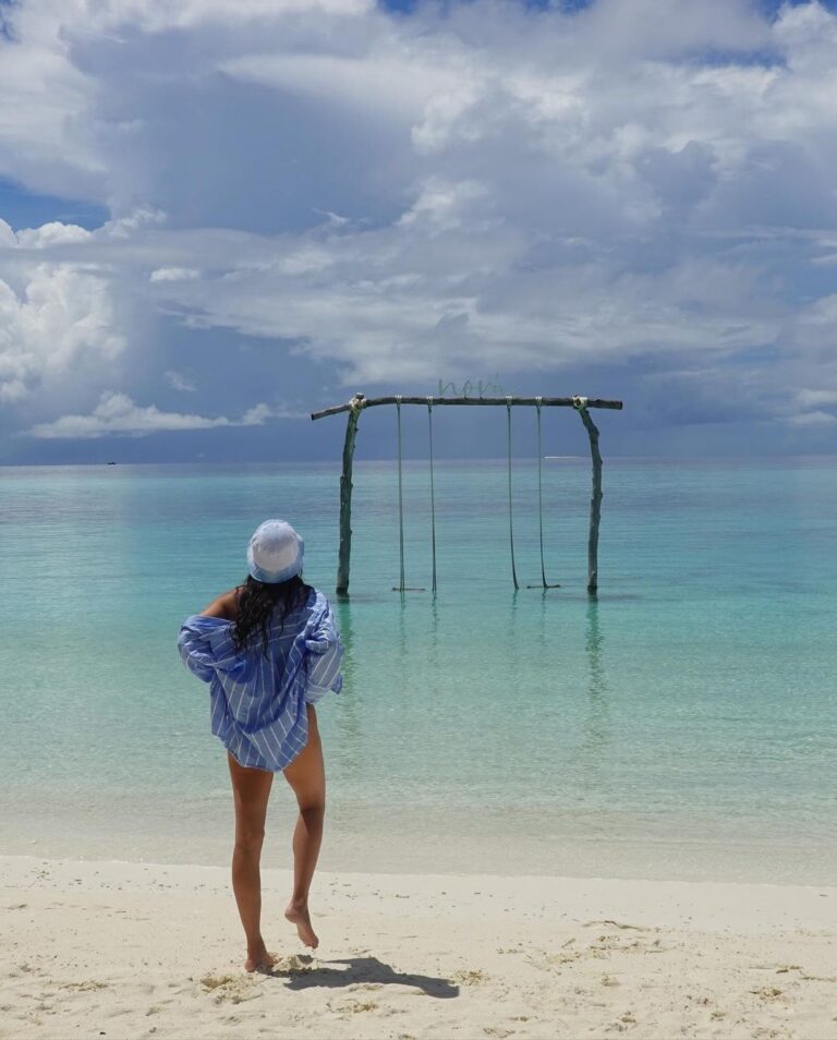 Sara Sampaio Instagram - Paradise 🏝️🤿 @novamaldives Nova Maldives