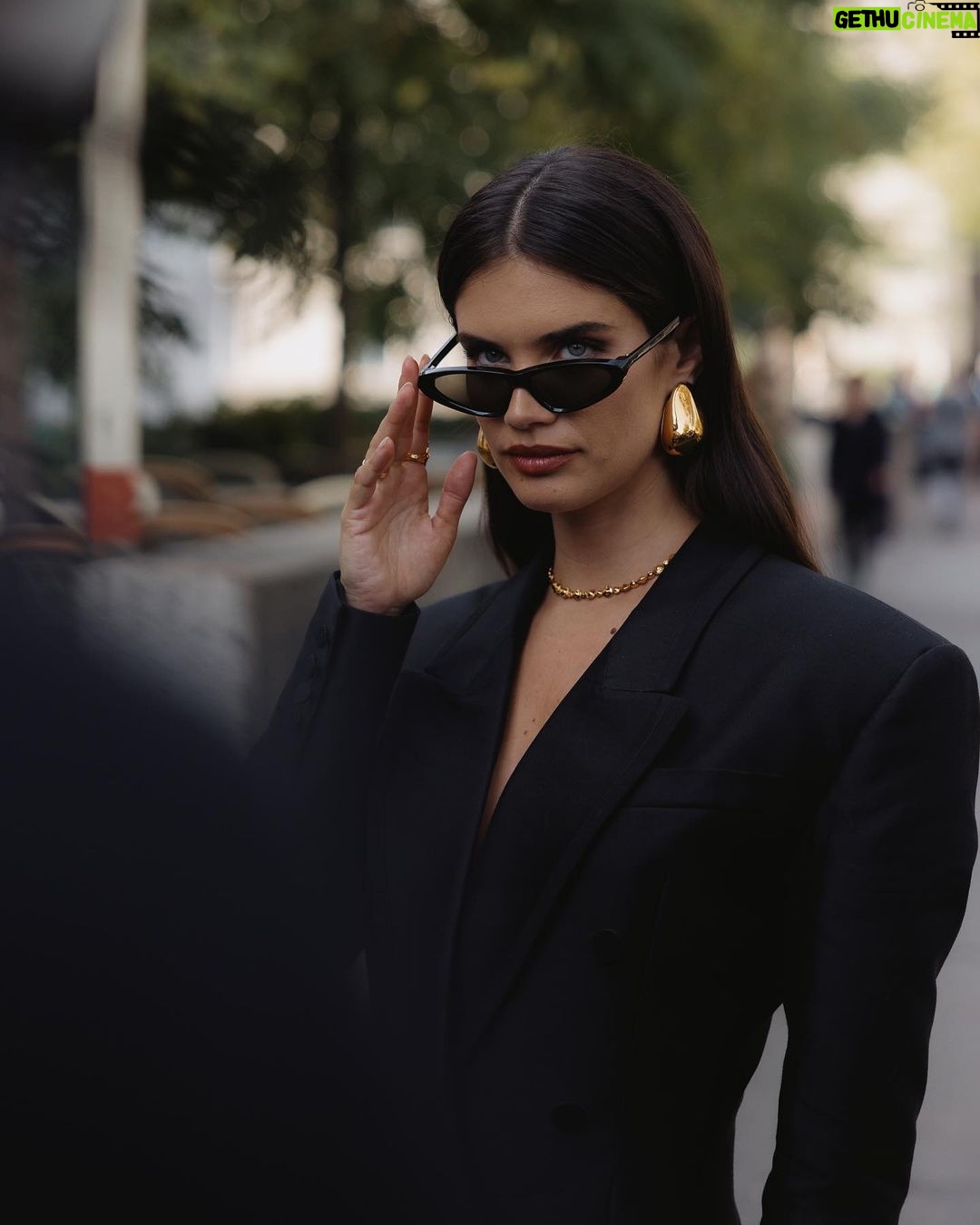 Sara Sampaio Instagram - Canβt get over this @zimmermann look ππ πΈ @pedroatgomes
