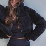Sara Sampaio Instagram - Everything I own is covered in dog hair and this @alo jacket is no exception 😅