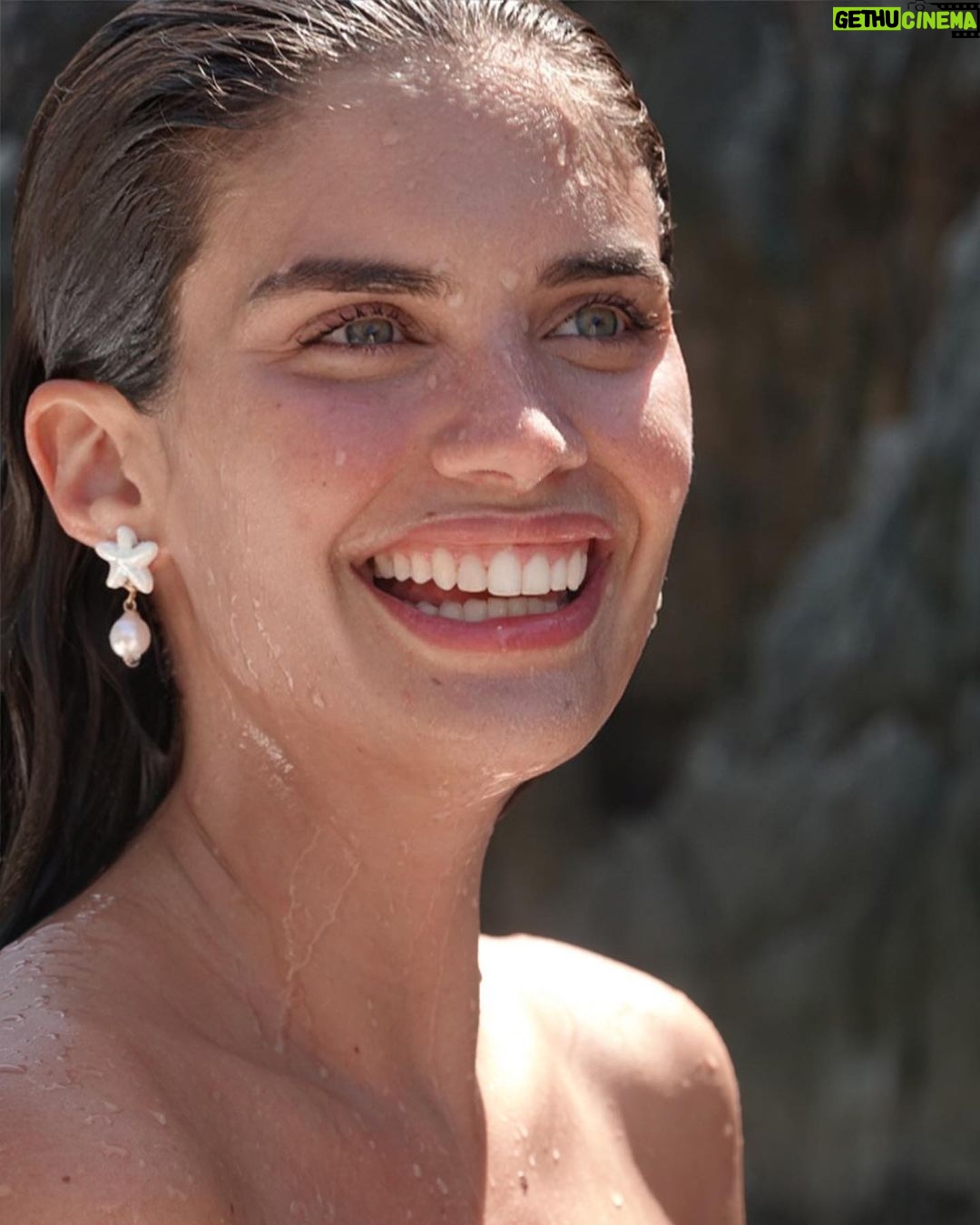 Sara Sampaio Instagram - When someone says pizza… 🍕