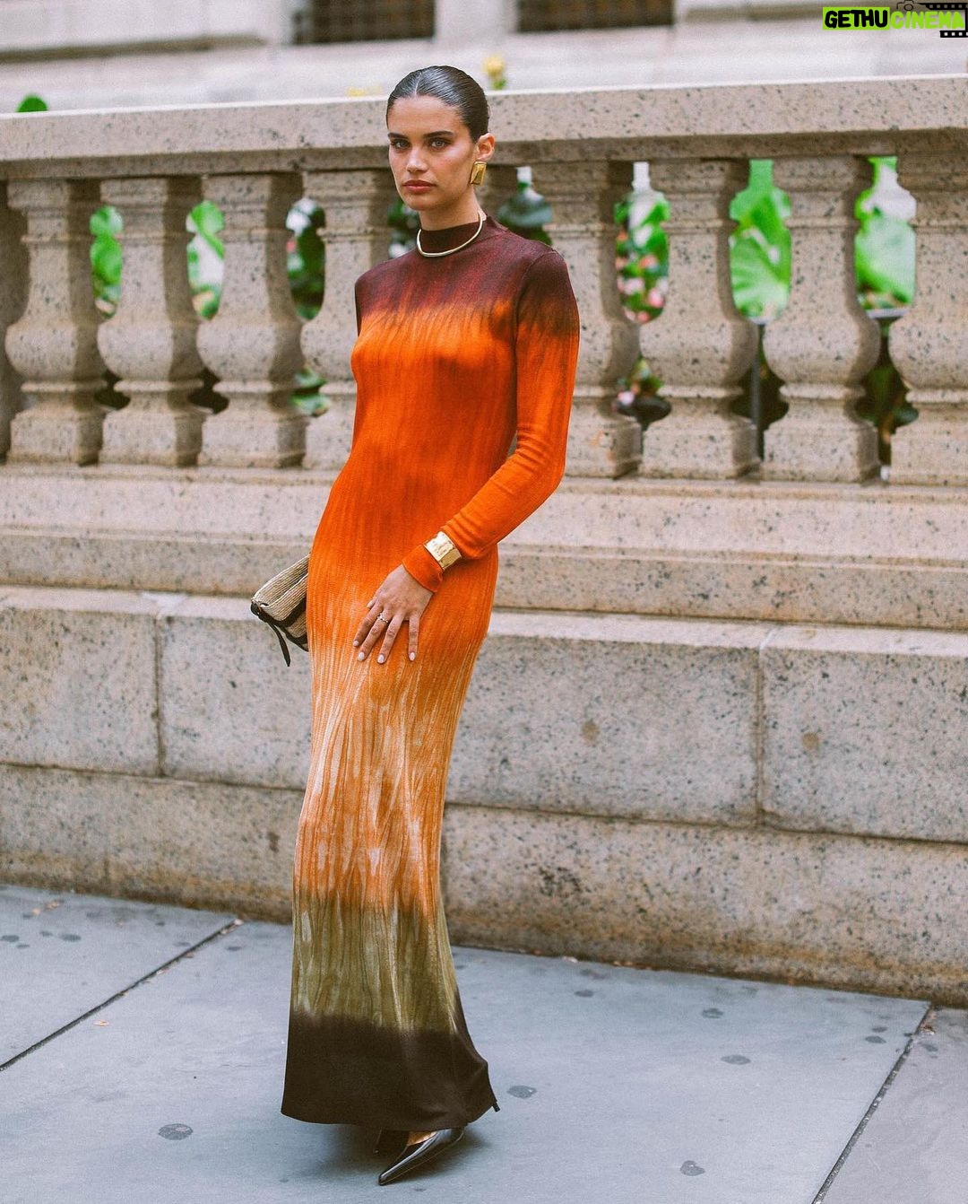 Sara Sampaio Instagram - If fall was a dress this @altuzarra dress would be it! #nyfw Manhattan, New York