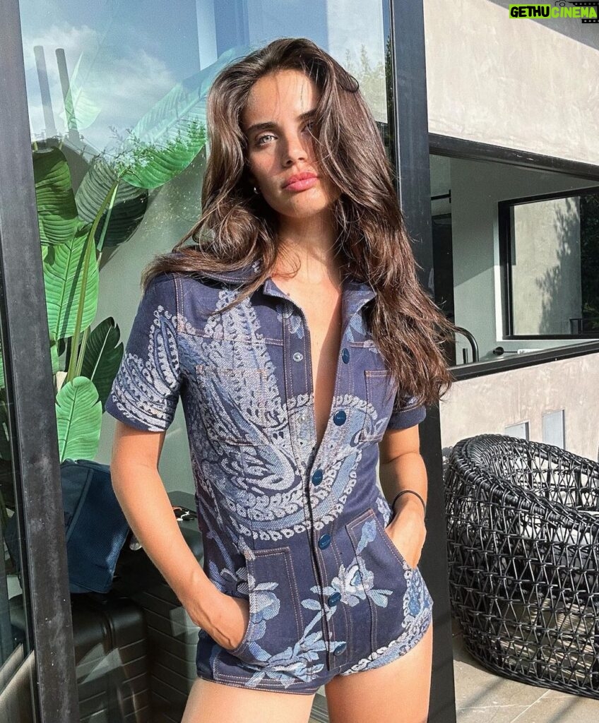 Sara Sampaio Instagram - Diagnosis? Resting b*tch face