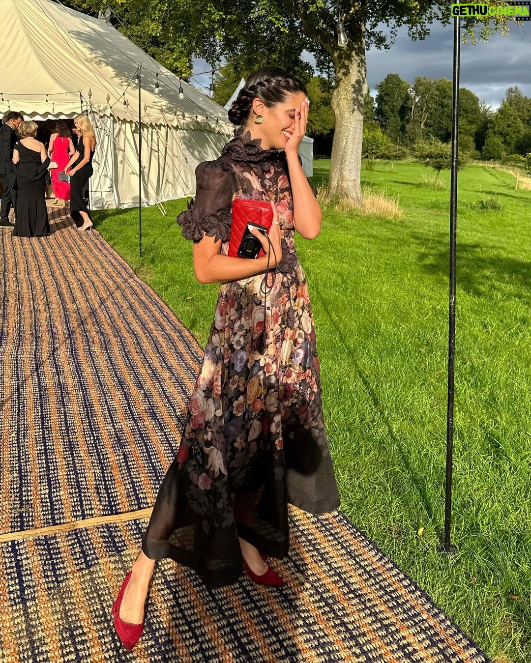 Sara Sampaio Instagram - Love wins again 🥹 got to see my bubba get married to the love of her life 🥹 ❤️🤍 @sadienewman @benhberger