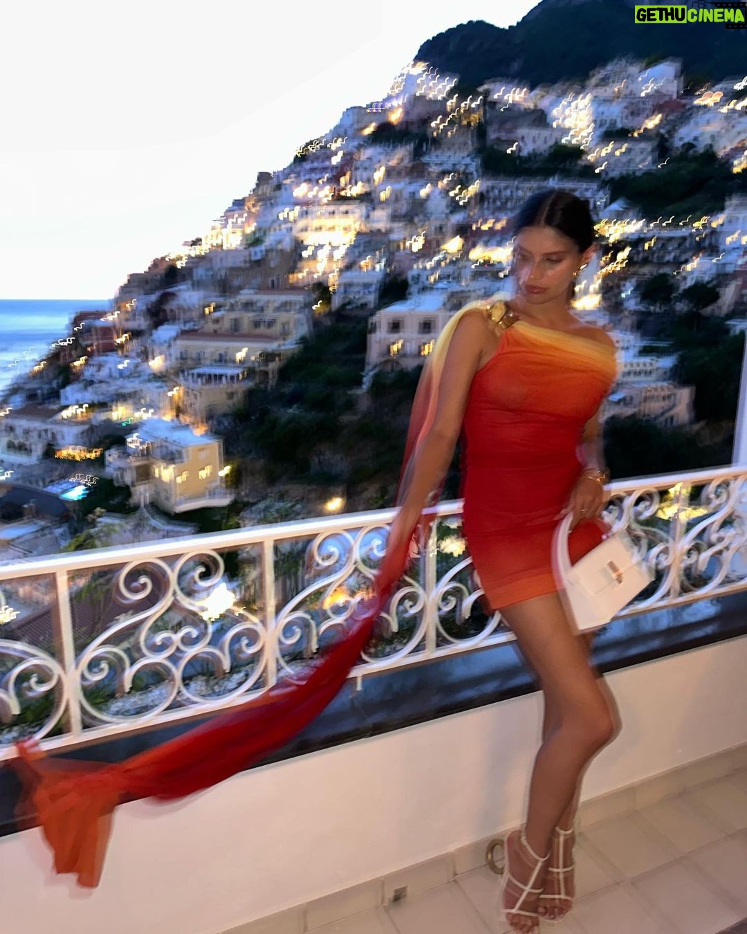 Sara Sampaio Instagram - Most magical place 🥹 Le Sirenuse