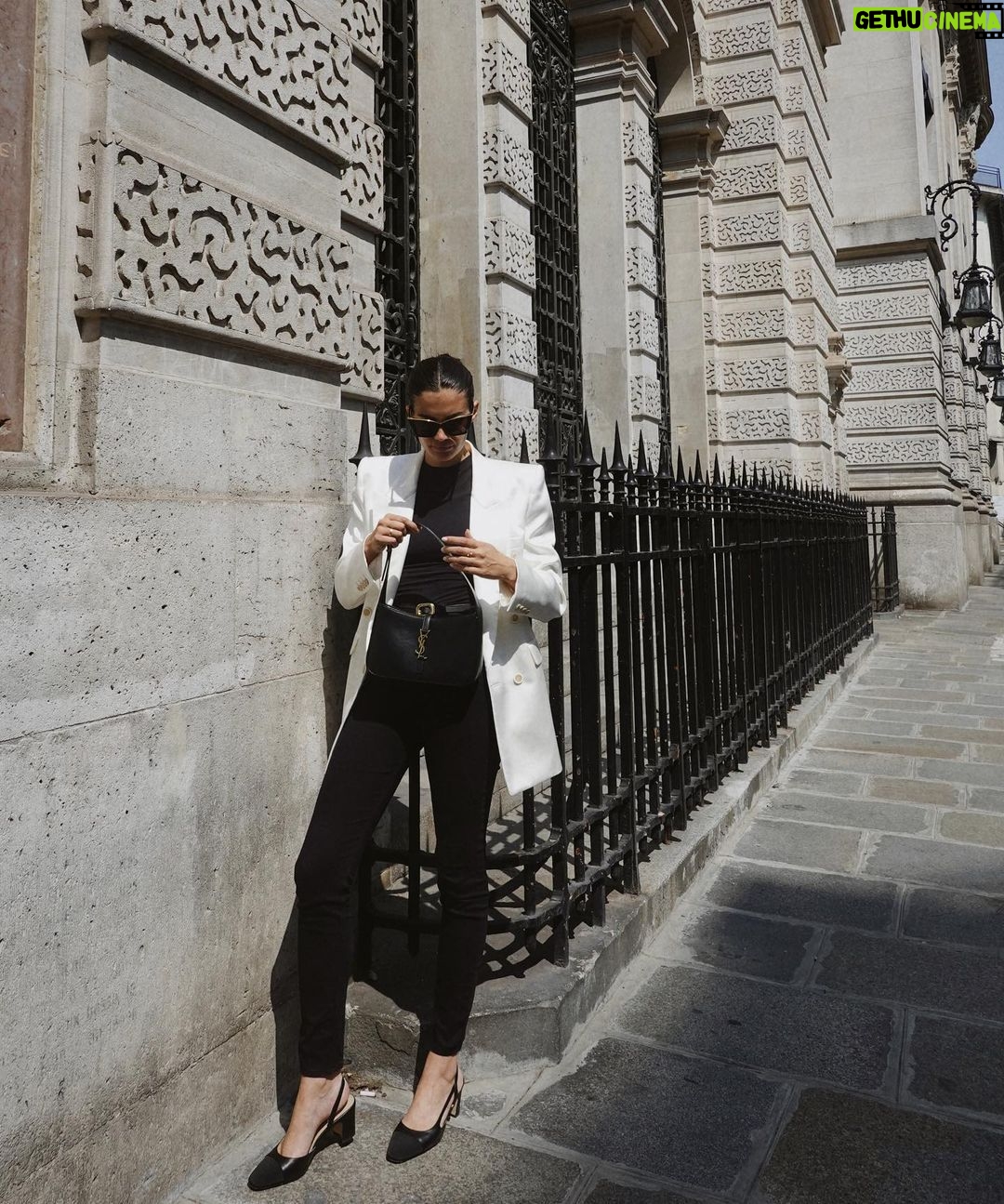 Sara Sampaio Instagram - See you soon Paris 🥐