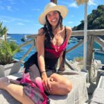 Sara Sampaio Instagram - The last picture it’s me in the wild 😅 La conca del sogno, Nerano - Amalfi coast