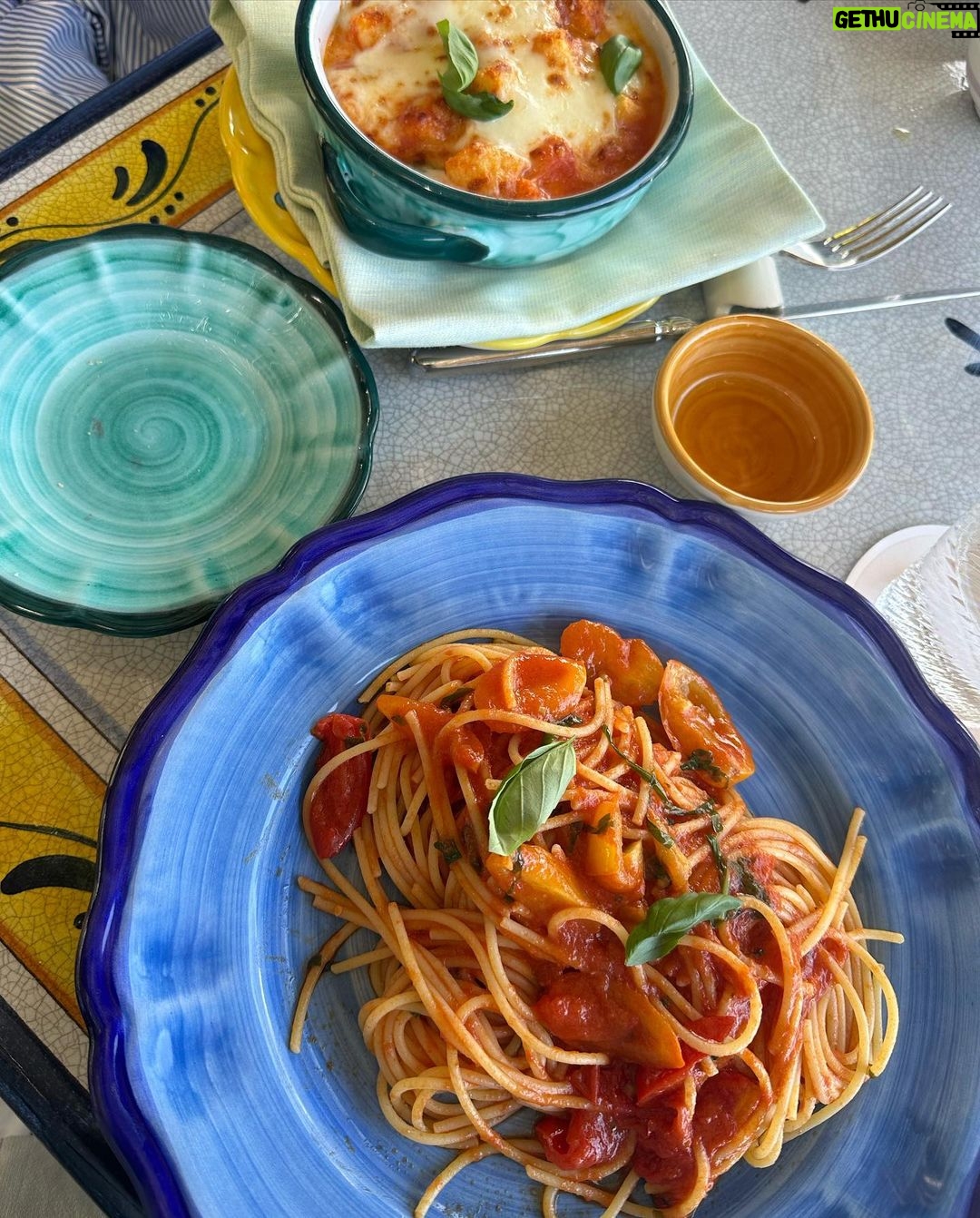 Sara Sampaio Instagram - Italy 🍝 Caruso, A Belmond Hotel