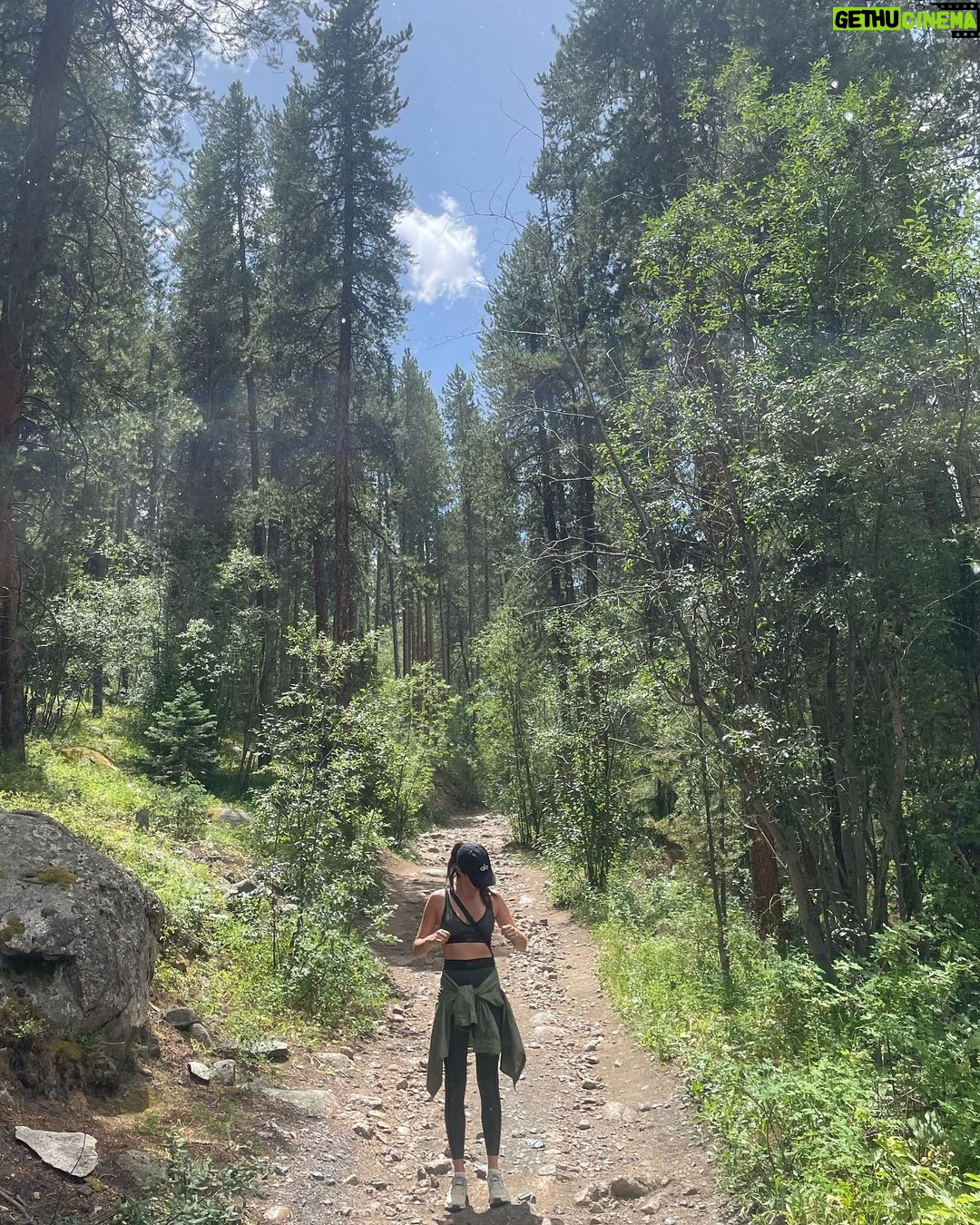 Sara Sampaio Instagram - Magic aspen 🌳🌲 @alo #alopartner Aspen, Colorado