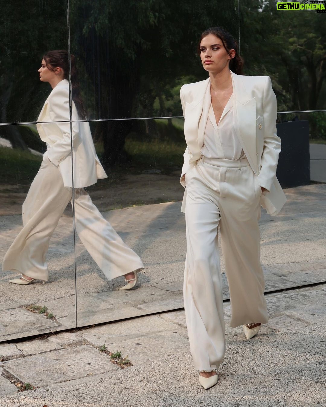 Sara Sampaio Instagram - This suit 😍😍😍 @ysl at @stivali_lisboa styled by @luisborgesoficial 🤍 📸 @joaomcatarino_