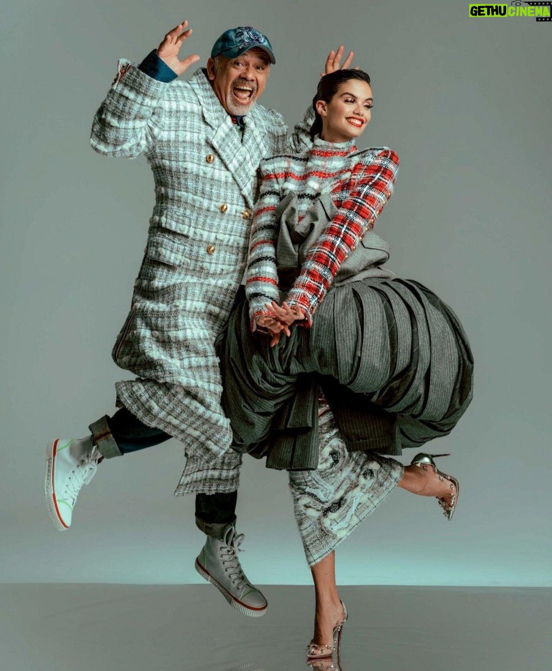 Sara Sampaio Instagram - @harpersbazaarmx shot @spadestudios2 @louboutinworld @majoguzman @st.raffi @christynakay @machinedarine