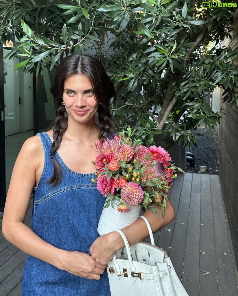 Sara Sampaio Instagram - Thank you everyone for the happy birthday wishes! 🥹 I feel like I’m 22 plus 10 years of a lot more back pain 😂