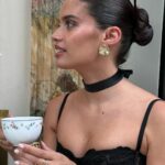 Sara Sampaio Instagram - Hot chocolate anyone?