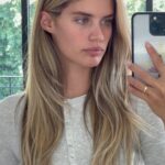 Sara Sampaio Instagram - Cue in… do blondes have more fun? 💁🏼‍♀️ Ps: shout out to @jacobschwartzhair for the patience, courage and care to take me to blonde in one session! 11h! Not for the faint of heart!