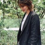 Sara Takatsuki Instagram - お気に入りの @uncrave_official のジャケットは、シルエットがとても綺麗な上に着心地も素材も柔らかいので重くなりすぎず軽く着れるのが好き☺️撮影で髪の毛をupしてもらって、とても気分が上がったなあ。#uncrave