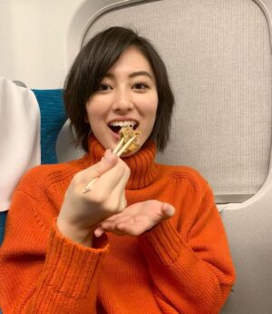 Sara Takatsuki Instagram - 「忘れてもらえないの歌」
大阪公演、そして大千穐楽を
終えることができました。
皆様のお陰で、かけがえのない、忘れられない大切な時間を過ごせました。
お越し下さいました皆様にとっても、
忘れられない舞台となりますように。
いつまでも心に残り続けてくれていることを祈ります。
ありがとうございました。
#忘れてもらえないの歌
#たこ焼き
#美味しすぎるやろー
#美味しすぎるてー！