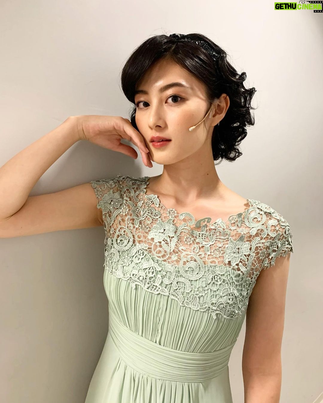 Sara Takatsuki Instagram - 秋を切なく彩るコオロギのように。 コオロギとして私もこの舞台に音色を添えられるよう 今日も頑張ります。 舞台「忘れてもらえないの歌」 まだまだ続きます😊 劇場でお待ちしております。 #忘れてもらえないの歌 #コオロギ