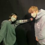 Sara Takatsuki Instagram - 最近はミュージカル「#進撃の巨人」のお稽古に打ち込む毎日です。 ハンネス役の村田充さん。 村田さんがデザインされている@sy32_official さん のパーカーを頂きました。 可愛い！！この親指が通ってしまう、温もりと、安心感がたまらないんです。 皆さん、明日は 素敵なクリスマスを お過ごし下さい🎄 ＃進撃ミュ