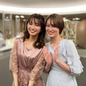 Sara Takatsuki Instagram - 本日20時〜放送のフジテレビ系
「新しいカギ」に出演致します。

新しいカギの収録では、紗絵ちゃんに会えるのも毎回楽しみ。会っては世間話です。紗絵ちゃんのコントにもいつも楽しませてもらっています☺️今夜も是非ご覧下さい！
#新しいカギ
#いつ会っても天使