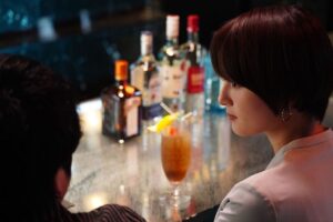 Sara Takatsuki Instagram - abemaオリジナルドラマ
「酒癖50」第4話
今夜22時〜放送です。
小林監督ワールドに、毎週どっぷり浸かっているのですが、4話も面白いカットが沢山あって、今夜も衝撃的で見応えのあるお話です。是非ご覧下さい。
#酒癖50