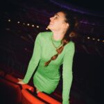 Sara Vidorreta Instagram - Mi primera vez en un estadio de futbol😳 Como podéis ver en las dos últimas, he flipado!!! Fotones de @manurosaleny :) • • • #wandametropolitano #tumblrgirl #tumblraesthetic #españa #premiere #invitadaperfecta #streetstyle #ootd #outfitoftheday #outfitinspiration #lareinadelsur #lrds #vampire #vampi #futbol #portrait #portraitphotography #madrid #atleti #look #netflix #actriz #actress Estadio Metropolitano Atletico De Madrid