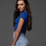 Sara Vidorreta Instagram - Un mix de las últimas fotos que me hizo @romerodeluquefoto para renovar mi book 🤭 ¿os gustan? Team ✨ @diorbeauty @albanavamakeup @soniabellon_management ✨ • • • #bookphotography #tumblrgirl #photography #sesiondefotos #retratos #portraitphotography #ootd #outfitinspiration #lareinadelsur #lrds #vampire #vampi #saravidorreta #portrait #portrait #madrid #españa #look #netflix #actriz #actress Madrid, Spain