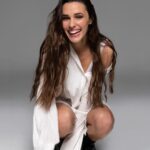 Sara Vidorreta Instagram - Un mix de las últimas fotos que me hizo @romerodeluquefoto para renovar mi book 🤭 ¿os gustan? Team ✨ @diorbeauty @albanavamakeup @soniabellon_management ✨ • • • #bookphotography #tumblrgirl #photography #sesiondefotos #retratos #portraitphotography #ootd #outfitinspiration #lareinadelsur #lrds #vampire #vampi #saravidorreta #portrait #portrait #madrid #españa #look #netflix #actriz #actress Madrid, Spain