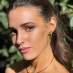 Sara Vidorreta Instagram – Necesitaba subir estas fotos porque estoy orgullosa del make up que me hice 🤭🌸✨💓

•
•
•
#tumblr #tumblrgirl #tumblraesthetic #invitadaboda #aesthetic #wedding #jewelry #ootd #makeup #maquillaje #lareinadelsur #lrds #vampire #vampi #faustinosanchezgodoy #lincolnpalomeque #saravidorreta #portrait #portraitphotography #madrid #españa #look #netflix #actriz #actress #boda #maquillajeojos #invitadaboda Madrid, Spain