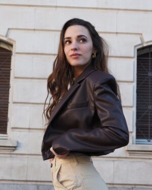 Sara Vidorreta Instagram - Today’s outfit 👀

•
•
•
#outfitoftheday #ootd #outfit #tumblr #tumblrgirl #tumblraesthetic #aesthetic #actriz #lareinadelsur #lrds #lrds3 #saravidorreta #vampire #vampi #inspofashion #bershka #madrid #mexico #colombia #peru #actress #look #todaystyle #todaysoutfit