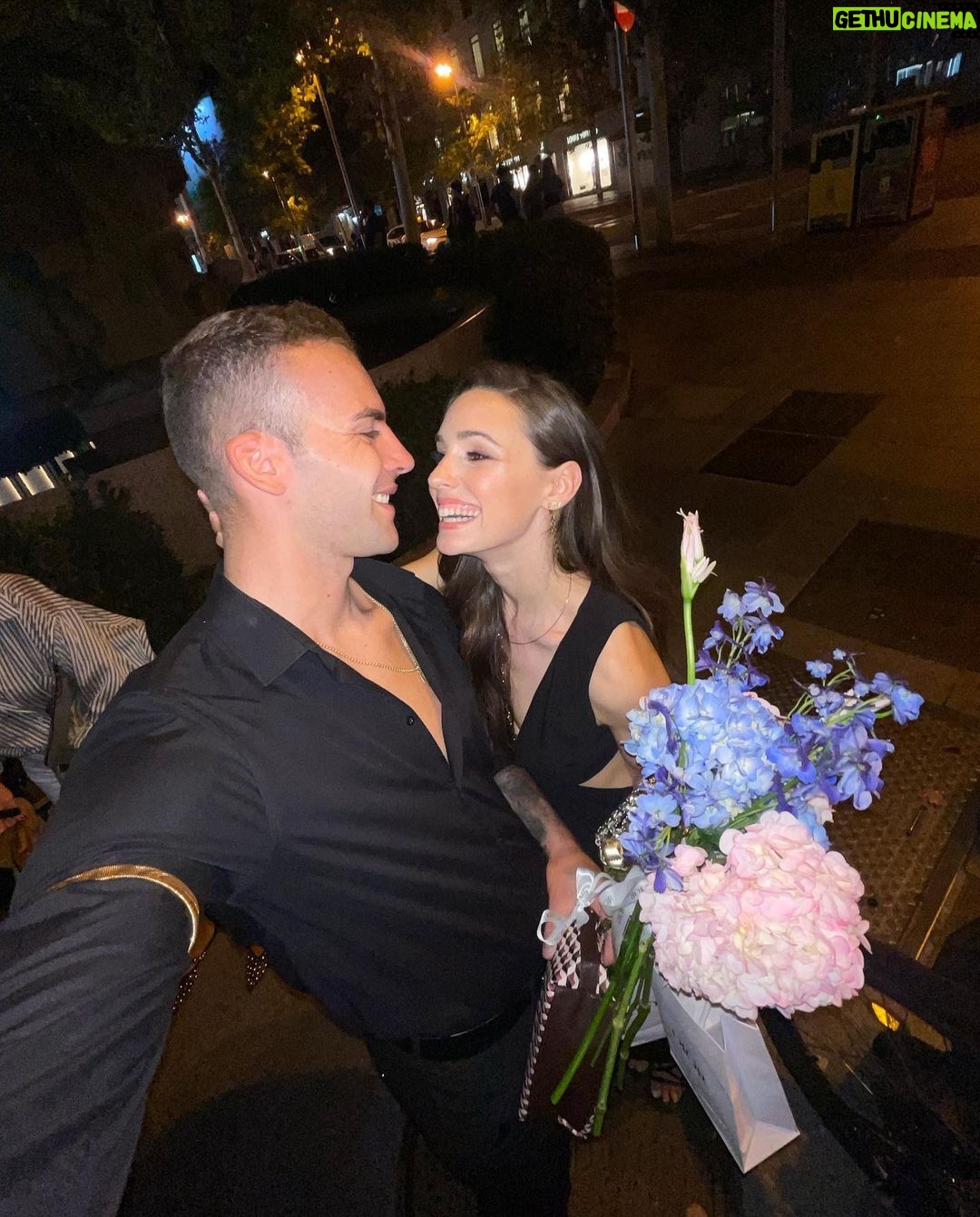 Sara Vidorreta Instagram - Recap de una noche mágica 🥹✨ • • • #tumblr #tumblrgirl #tumblraesthetic #madrid #aesthetic #streetphotography #streetstyle #ootd #outfitoftheday #outfitinspiration #lareinadelsur #lrds #vampire #vampi #saravidorreta #portrait #portraitphotography #españa #look #netflix #actriz #actress #diormakeup #dior #diorbeauty Madrid, Spain