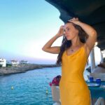 Sara Vidorreta Instagram - Tengo el vestido un poco arrugado lo se, pero estas vistas qué…😍 • • • #actrizespañola #menorca #menorcaparadise #sunset #sunsetphotography #atardecer #outfitinspiration #outfitideas #summerstyle #portraitphotography Menorca