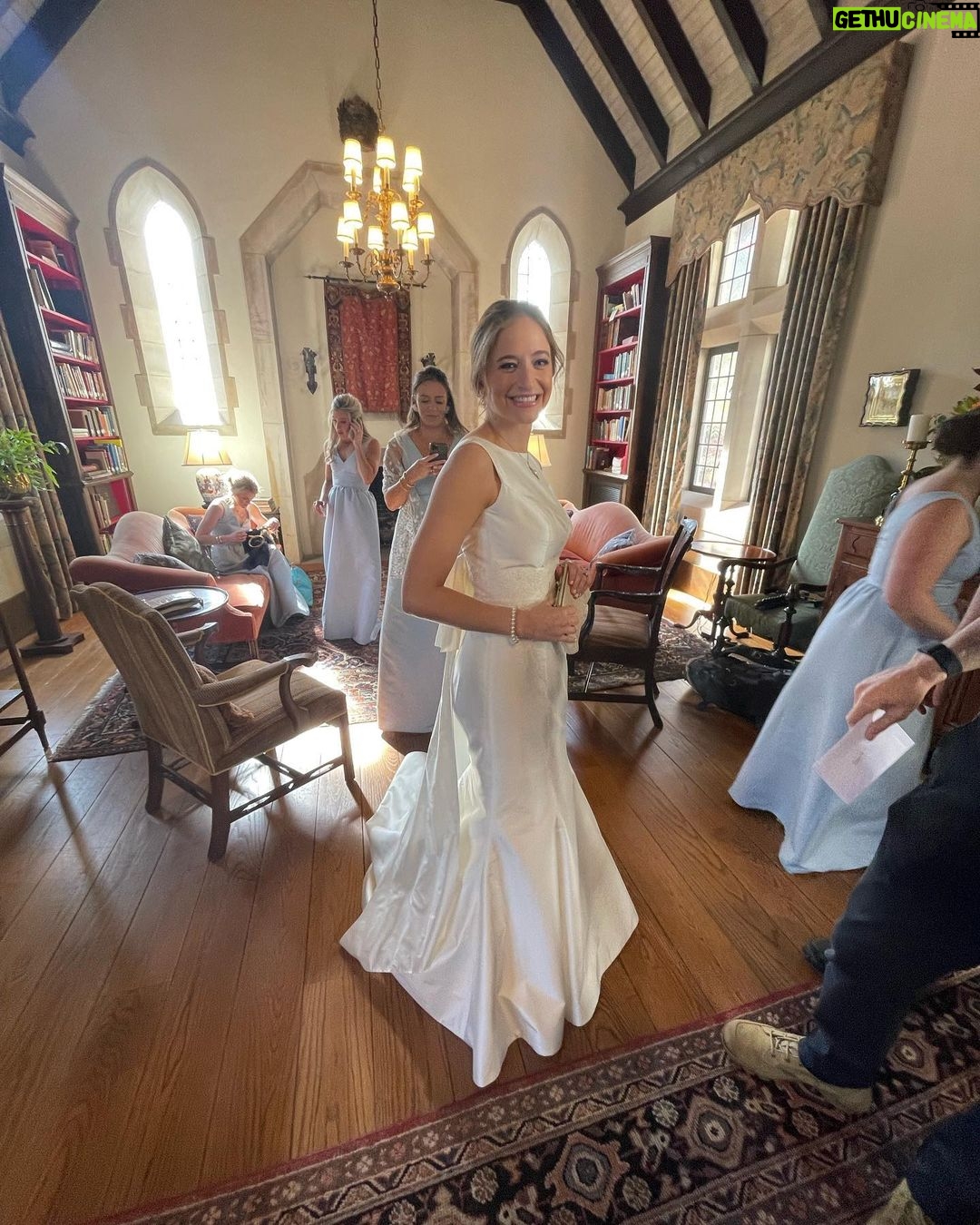 Sarah Catherine Hook Instagram - S/o to these newlyweds for throwing the best high school reunion of all time π°π€΅ββοΈπ©ββ€οΈβπβπ¨ Congratulations, hunnies!!! ilyBOTHsfm πππ PRAISE BE FOR THE WEATHERLYβS !!!!! Montgomery Museum of Fine Arts