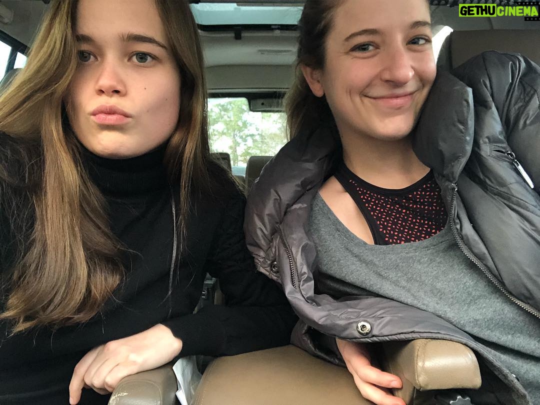 Sarah Catherine Hook Instagram - “Do it. People need to know we’re still friends.” - @la_sarahrosss #👭